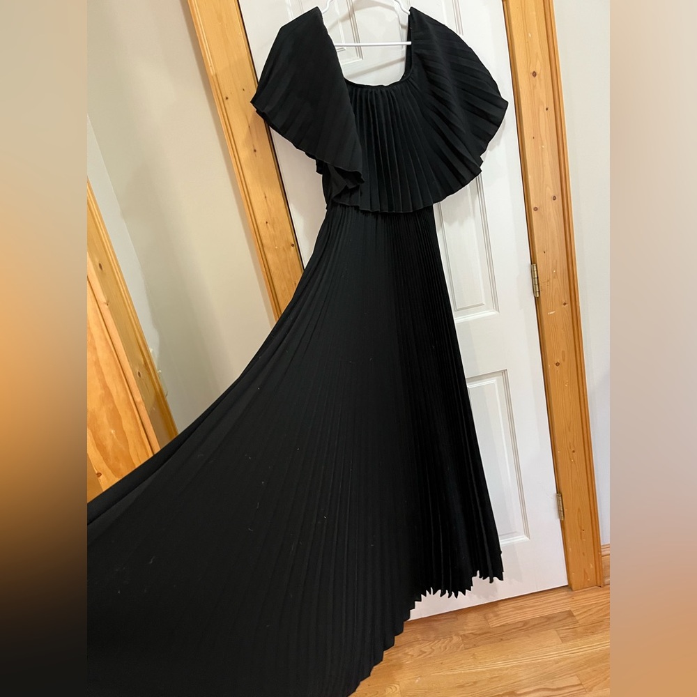ALTAR’D STATE Elegant Long Black Pleated Maxi Dress - Picture 5 of 10